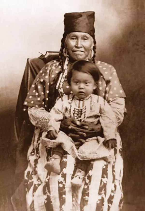 Tribe woman with child
