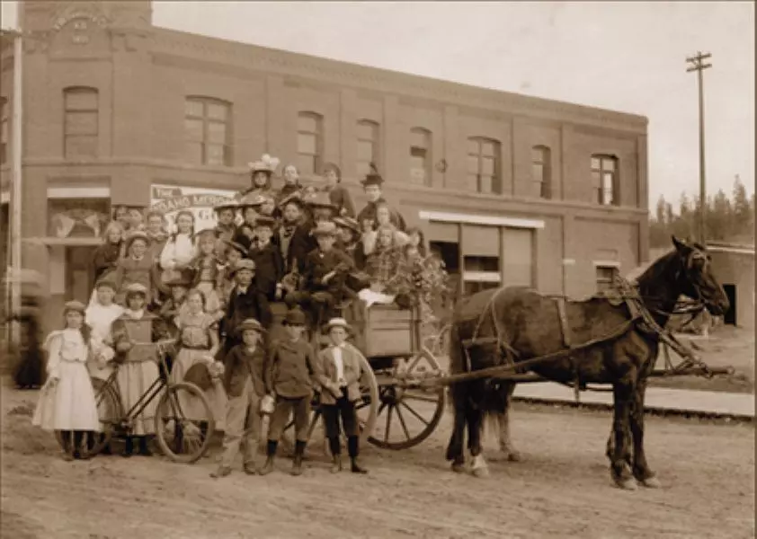 CDA school kids circa 1895